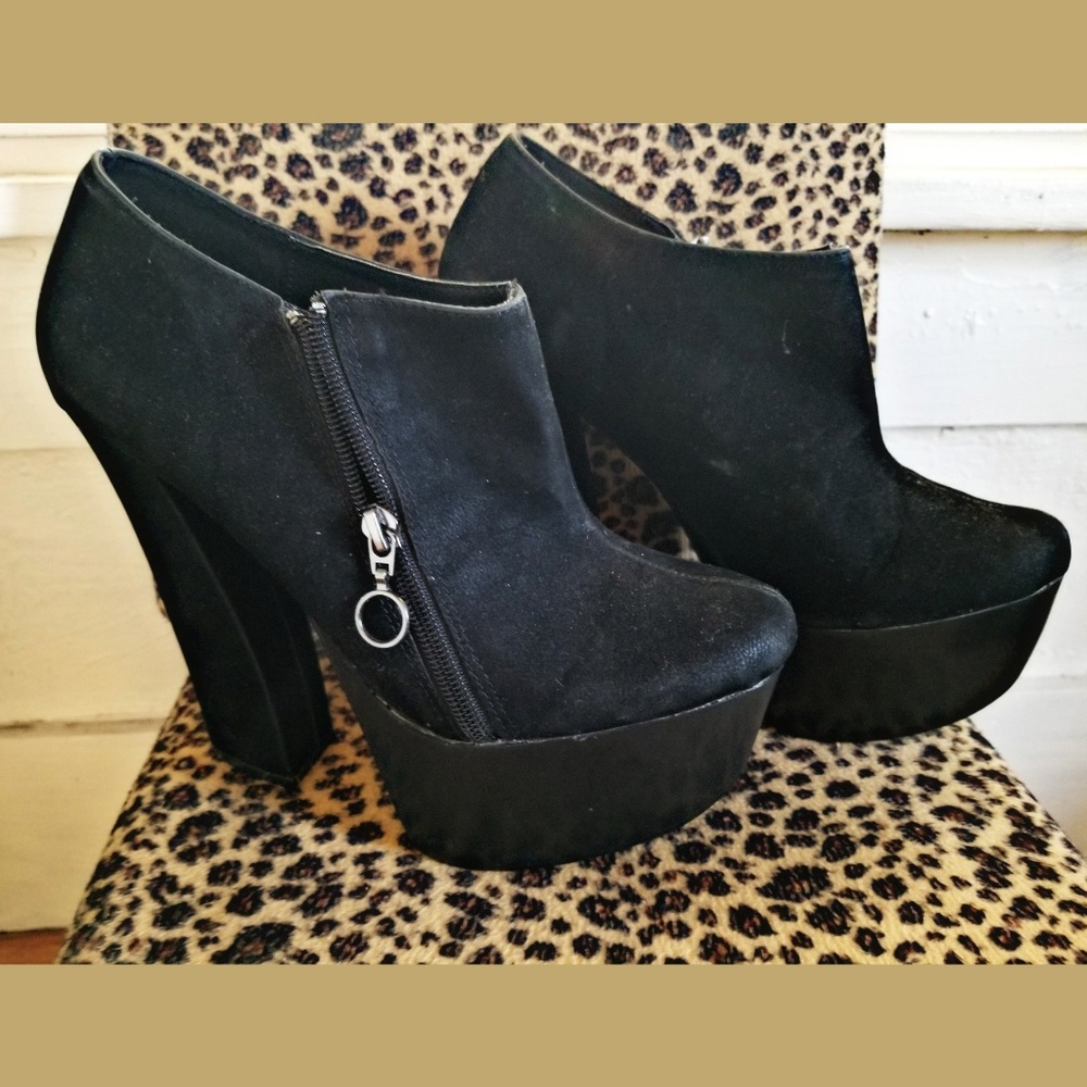 Heels black